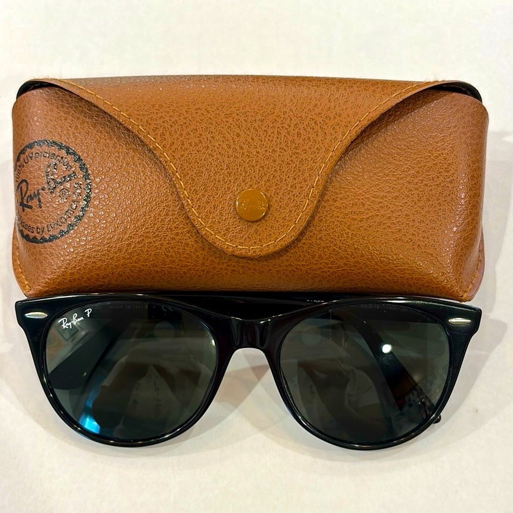 Ray-Ban Wayfarer II RB2185 Polarized with Case